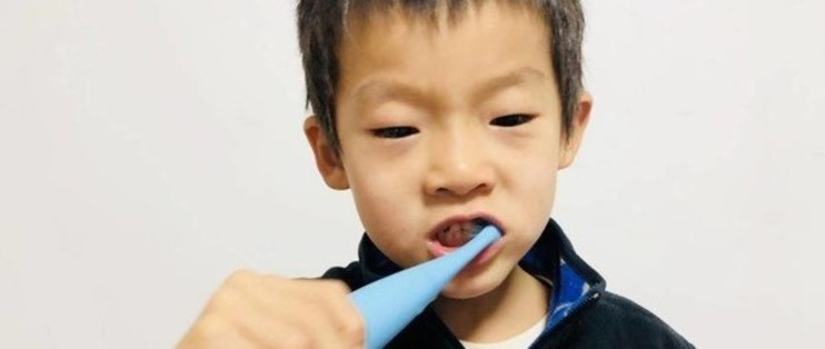 从被动刷牙到主动刷牙，之间只差一个会唱歌的佳洁士CrestS7000K儿童智能电动牙刷