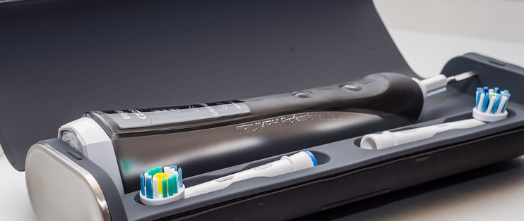 BB欧乐-B7000智能电动牙刷，简单对比PHILIPSHX9322欧乐-B7000智能电动牙刷，简单对比PHILIPSHX9322