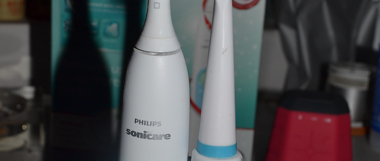 Philips飞利浦SonicareHX6212/05电动超声波牙刷，附与国产电动牙刷对比