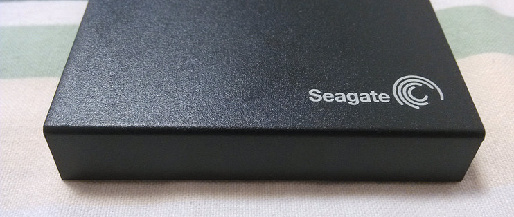 SeagateExpansion新睿翼2T移动硬盘