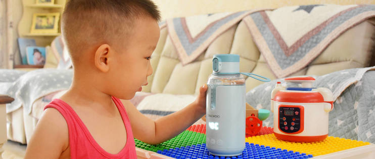 无线便携，智能恒温。带娃外出喝水、泡奶的最佳解决方案。